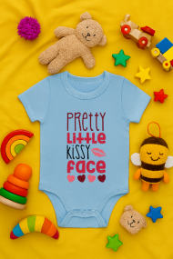 Pretty little kissy face